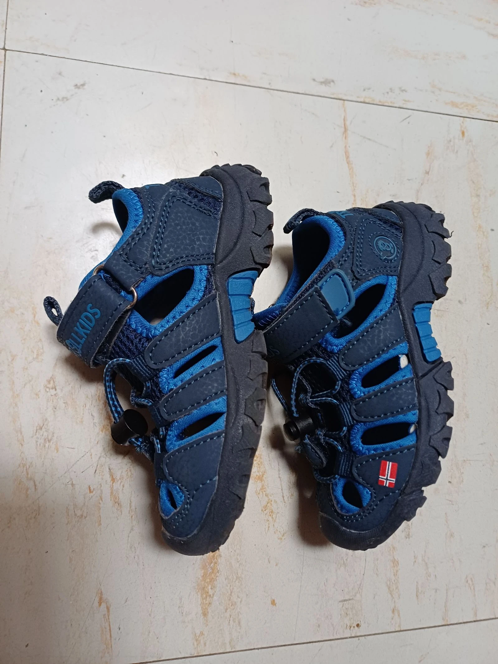 Blue hiking sandals with openings - Size 25 Trollkids – photo 7